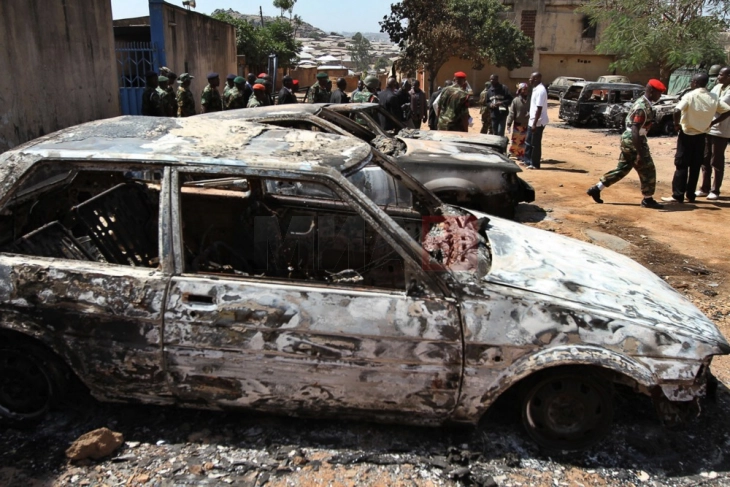 Во Нигерија загинаа 15 лица бегајќи од криминални банди