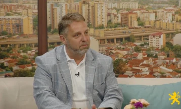 Лукровски: Работиме на хумано решение за животните-бездомници на територија на општина Карпош