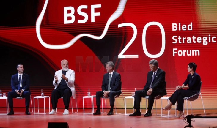 Kos: Mali i Zi mund të bëhet anëtar i BE-së në vitin 2028, ndërsa Shqipëria në vitin 2029