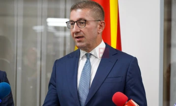 Mickoski për propozimin e Filipçes: Nuk kam pranuar asnjë dokument, nëse pranoj do të japim kontributin tonë, në të kaluarën deklaratat e LSDM-së ishin vetëm fjalë në letër