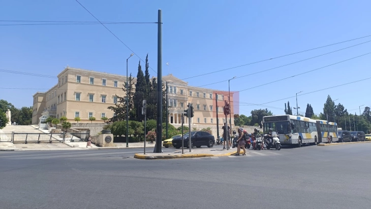 Контра меѓу министерката за туризам на Грција и атинскиот градоначалник поради графитите и слоганите против Израел низ Атина