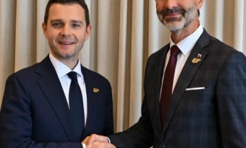 Средби на Муцунски со министрите за надворешни работи на Словенија и на Словачка