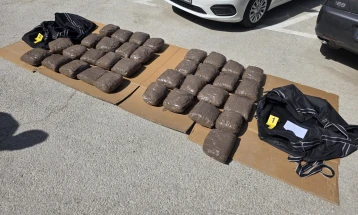 Запленети околу 35 килограми марихуана на патот Битола - Прилеп