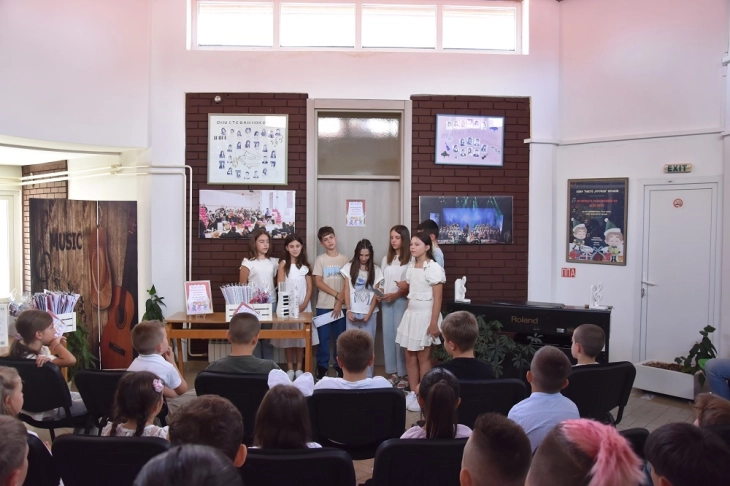 Новата учебна година во ОМУ „Ристо Јуруков“ во Кочани започна со 25 првачиња