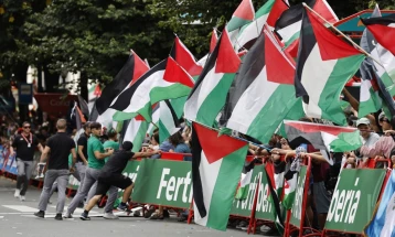 Пропалестински демонстранти ја прекина 11.та етапа на Вуелта