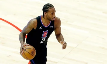 Клиперси се обвинети за заобиколување на ограничувањето на платите во НБА