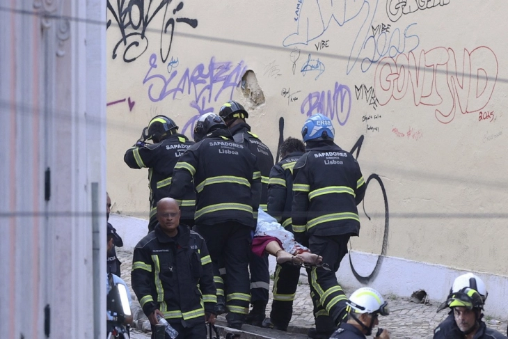 Death toll in Lisbon funicular derailment rises to at least 17