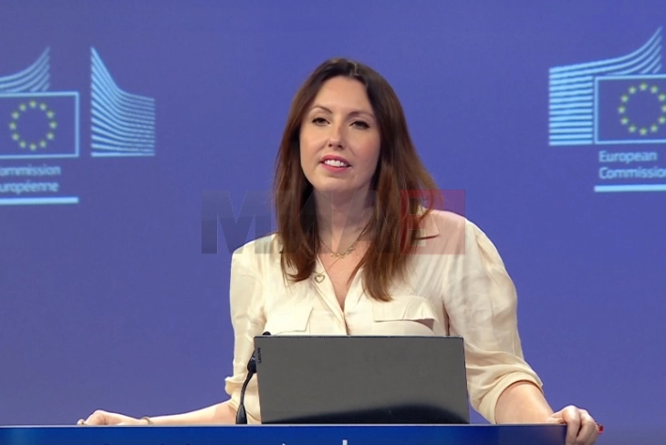 ЕК не ги коментира противречните изјави од Софија околу инцидентот со авионот на Фон дер Лајен 