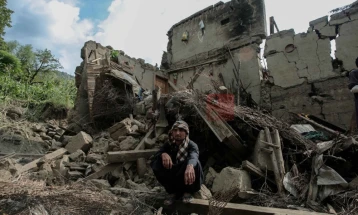 Numri i të vdekurve nga tërmeti në Afganistan arrin në mbi 2.000