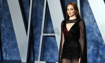 Софи Тарнер ќе ја глуми Лара Крофт