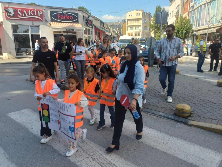 Fushatë për sigurinë e fëmijëve në komunikacion në Gostivar