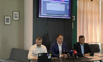 Formulari për regjistrim për studimet deridiplomike është i disponuesuhëm në portalin për e-shërbime