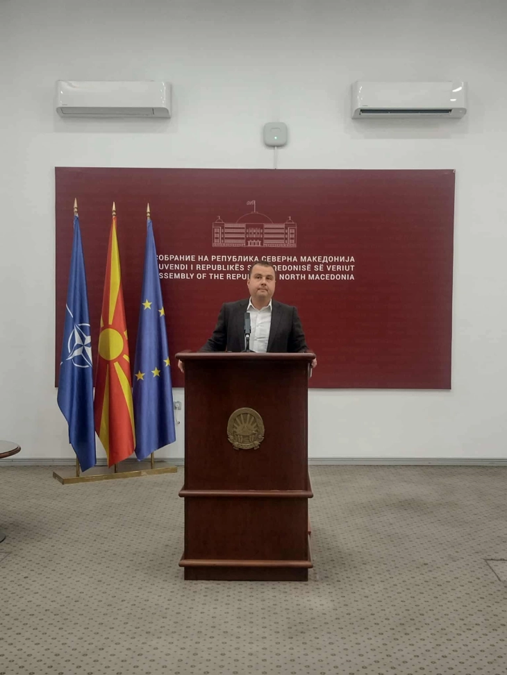 Prenxhov: Deputetët të martën në orën 9 të hyjnë në ASK dhe shihet se çfarë ka ndodhur atje