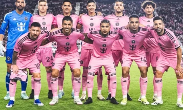 Суарез казнет со шест натпревари