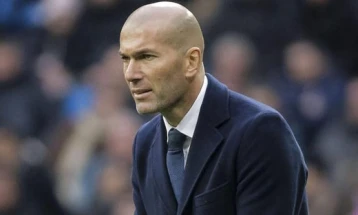 Фенербахче подготвува трансфер бомба место Мурињо