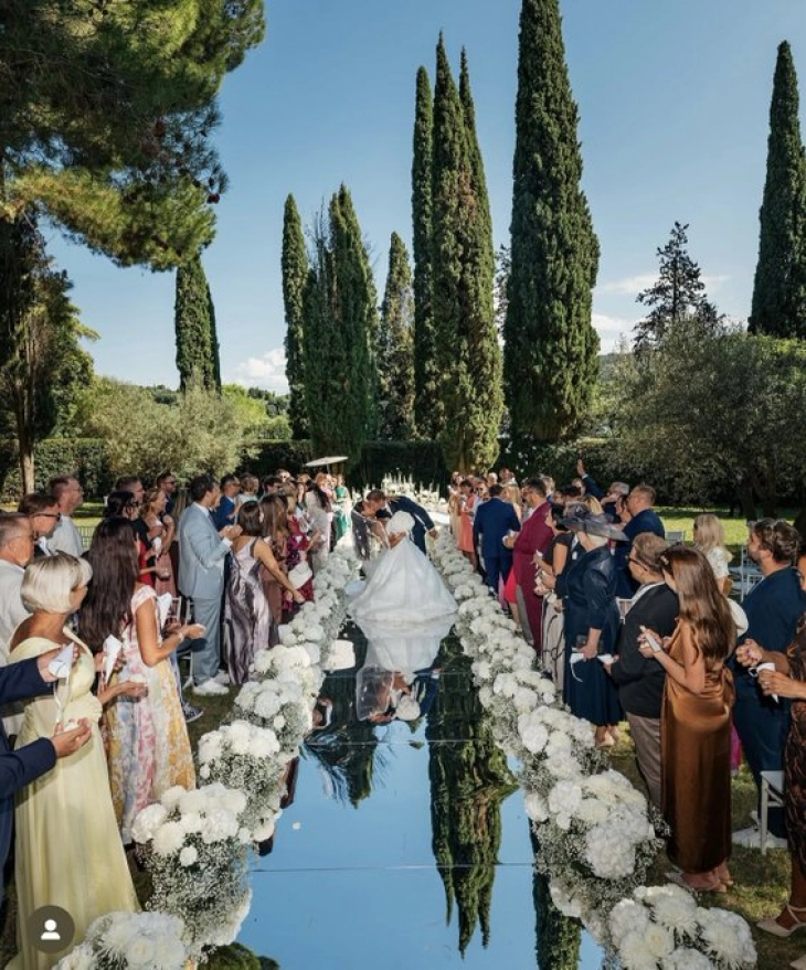 Премиерот на Словенија Роберт Голоб се ожени со поранешната мис Тина Габер