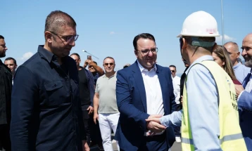 Николоски: Досега 34 километри од автопатот Кичево - Охрид се во активна употреба, двата аеродроми ќе бидат автопатски поврзани