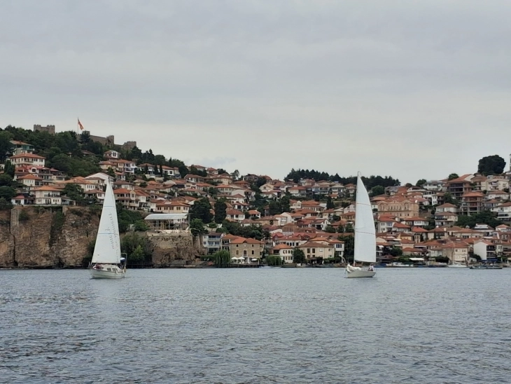 Едрењето – глас за бесшумно пловење по Охридско Езеро