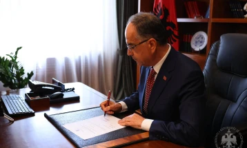 Begaj nënshkroi dekret me të cilën mbledhja konstituive e parlamentit të ri shqiptar do të mbahet më 12 shtator