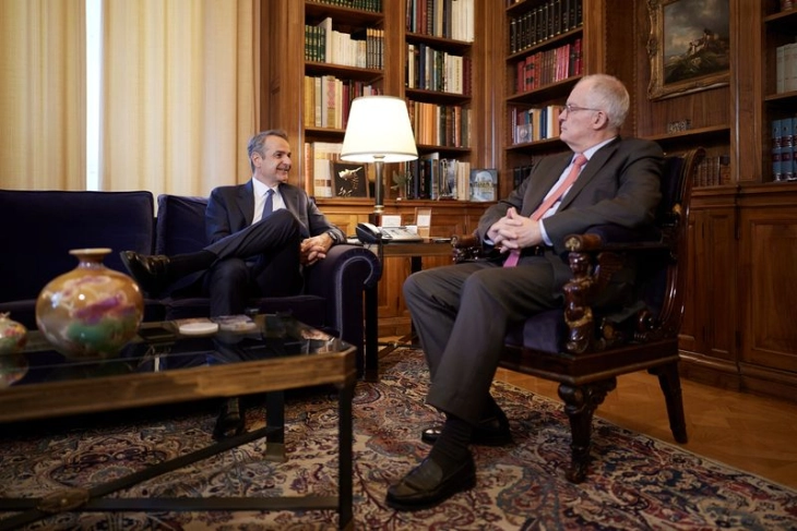 Мицотакис: Планираме секоја година суфицитот да се враќа кај граѓаните