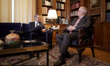 Мицотакис: Планираме секоја година суфицитот да се враќа кај граѓаните