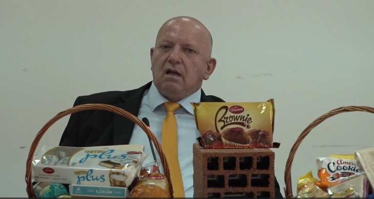 Азески: Со купување производи од „Макпрогрес“ вградуваме по една цигла во обновата на Винчини