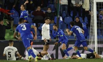 Навивачите на Валенсија се незадоволни што натпреварот против Барселона ќе се одржи на стадионот „Јохан Кројф“