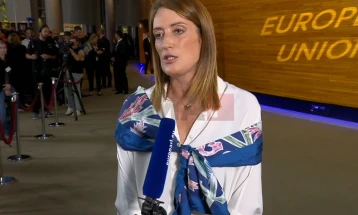 Mecola para fjalimit për 