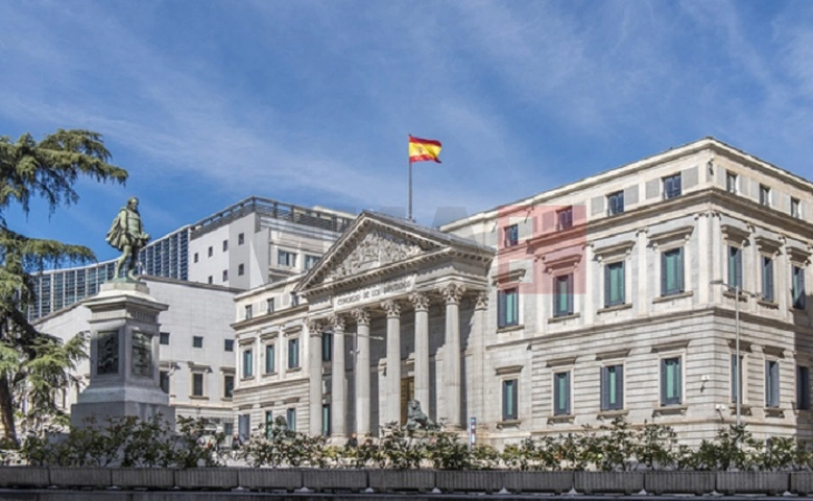 Parlamenti spanjoll hodhi poshtë planin e përgjithshëm të qeverisë për të shkurtuar javën e punës