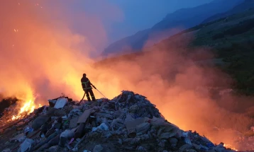 Пожарот во Дрисла се гаси со специјална пена, а Вардариште го чува агенција за обезбедување