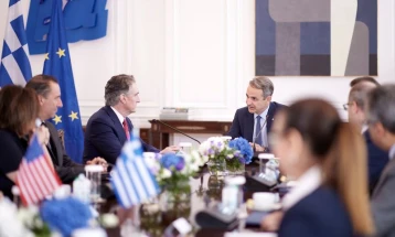 Мицотакис и Бургум го потврдиле грчко-американското стратешко партнерство и разговарале за зајакнување на енергетската соработка