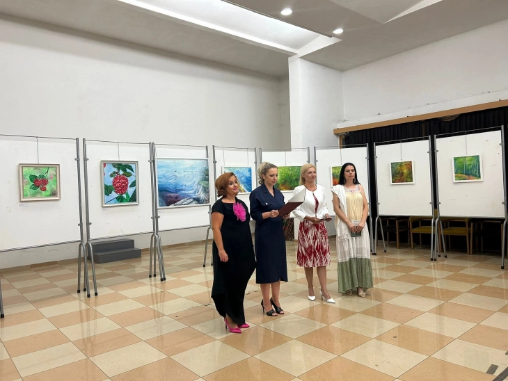 Три уметнички со заедничка изложба во Тетово насловена „Откривање на нашата природа“