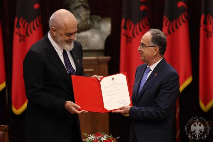 Бегај го декретира Рама за премиер, вклучувајќи го и членот за министерка креирана со вештачка интелигенција