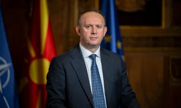 Претседателот на Парламентот, Гаши, му го честита изборот на албанскиот колега, Пелеши