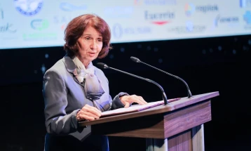 Сиљановска-Давкова: Боли егзодусот на најдобрите лекари, да ја препознаеме и признаеме нивната извонредност