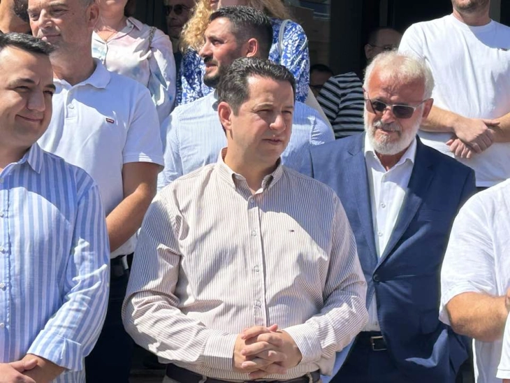 Коалицијата Национална алијанса за интеграција поднесе кандидатури за Гостивар