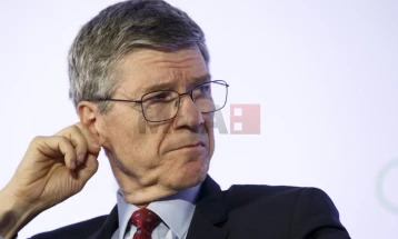 Професор Сакс тврди дека Макрон, во приватен разговор, го обвинил НАТО за војсната во Украина