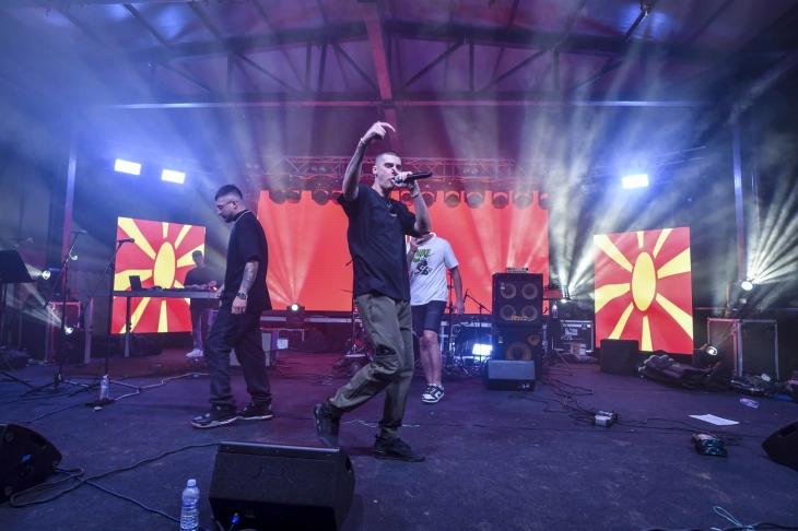 Герасимовски: Преполн Парк на Франкофонија, илјадници скопјани уживаа на „Нешто што ќе остане“