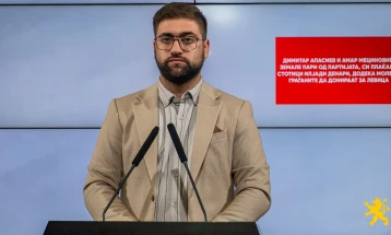 Манасиевски: Димитар Апасиев и Амар Мециновиќ земале пари од партијата, си плаќале стотици илјади денари, додека молеле граѓаните да донираат за Левица