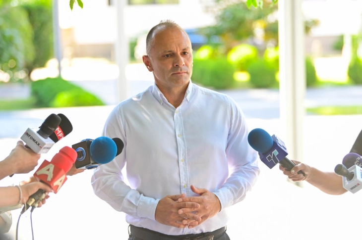 Филипче: Власта не може да ја изменаџира ситуацијата со пожарите на депониите, оставки да си поднесат Азири и Тошковски