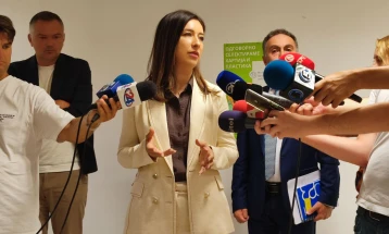 Гиновска: Имало надминување на дозволените вредности на гасовите во воздухот на денот на пожарот во Трубарево, а за присуството на тешки метали ќе се знае во петок