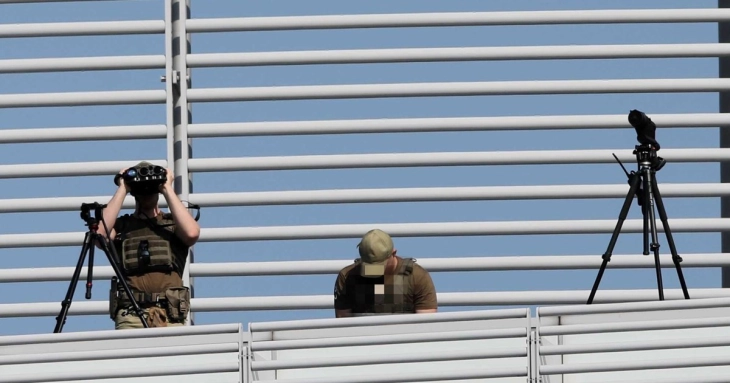 Урнат дрон над зградата на полската Влада во Варшава