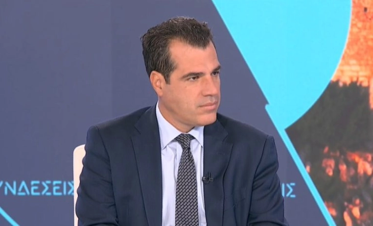 Плеврис: Почна префрлањето на мигрантите од Крит во центри од затворен тип