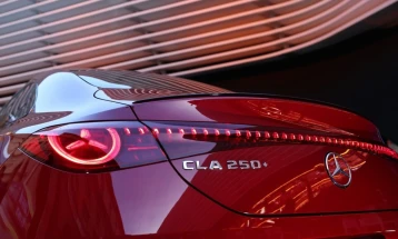 Мерцедес сепак нема да користи БМВ мотори