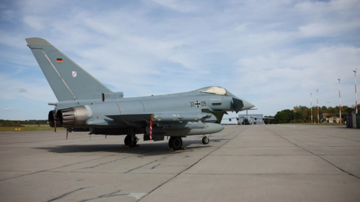 Велика Британија ќе испрати „Тајфуни“ во Полска