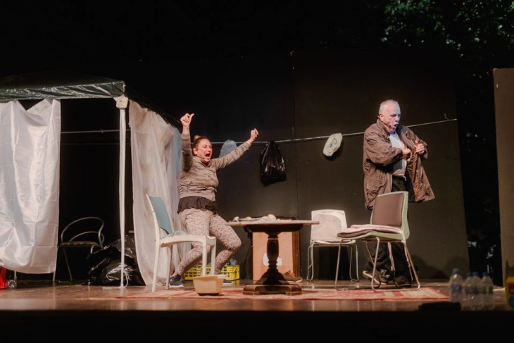 Дејан Пројковски добитник на Награда за најдобра режија, „Брачно советувалиште“ најдобра претстава на 12. фестивал „Гола месечина“