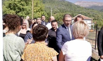 Единствено Левица и фрла гума за спасување на ДУИ за локалните избори, смета Мицкоски