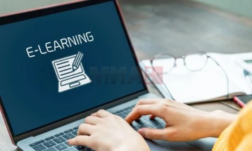 Janevska: Rreth 1800 nxënës nga Trubareva pa pengesë ndjekin mësimin onlajn