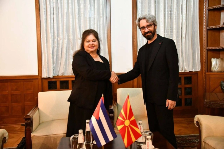 Апасиев на средба со кубанската амбасадорка заедно со Мециновиќ 