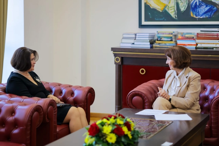 Сиљановска-Давкова ги прими акредитивите на новоименуваната амбасадорка на Словачка